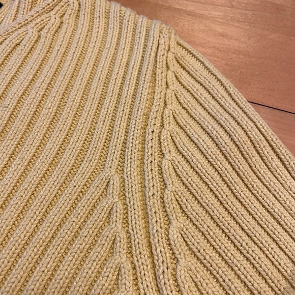 The Limited Chunky Knit Sweater Size Medium - Picture 5 of 8